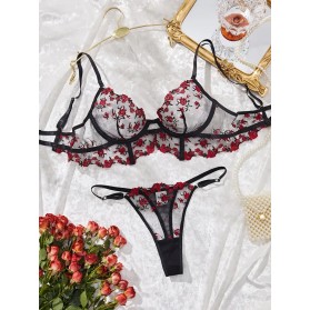 Ensemble soutien gorge brodé fleurs